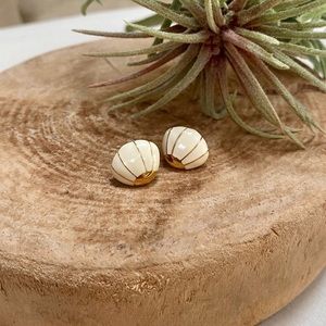 Beautiful Vintage Gold & Enamel Cream Shell Post Earrings